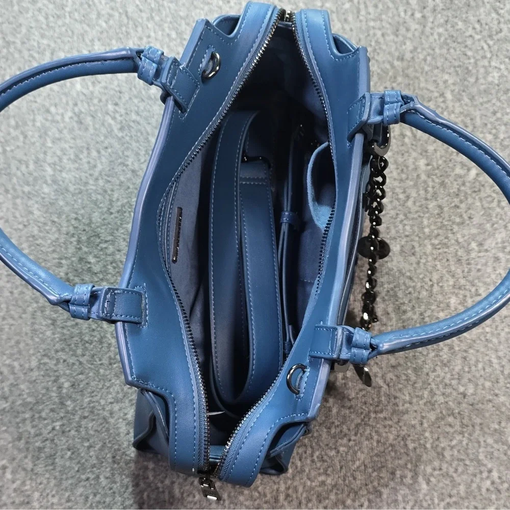 Steve Madden handle madden